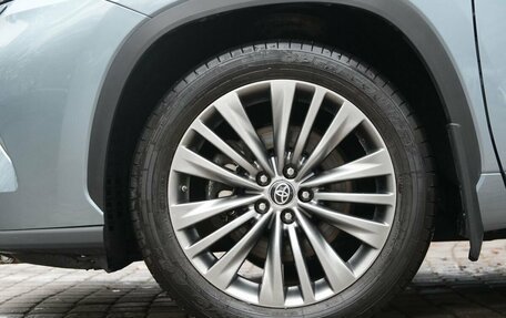 Toyota Highlander, 2021 год, 4 890 000 рублей, 34 фотография