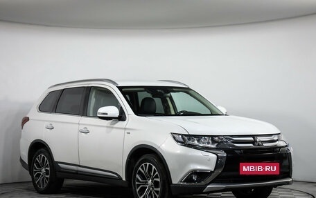 Mitsubishi Outlander III рестайлинг 3, 2018 год, 2 149 000 рублей, 3 фотография