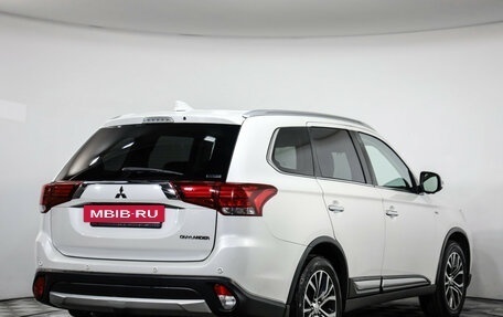 Mitsubishi Outlander III рестайлинг 3, 2018 год, 2 149 000 рублей, 5 фотография