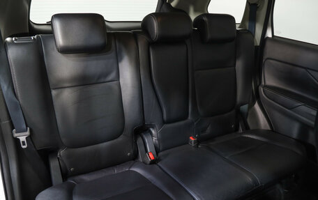 Mitsubishi Outlander III рестайлинг 3, 2018 год, 2 149 000 рублей, 21 фотография