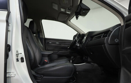 Mitsubishi Outlander III рестайлинг 3, 2018 год, 2 149 000 рублей, 19 фотография
