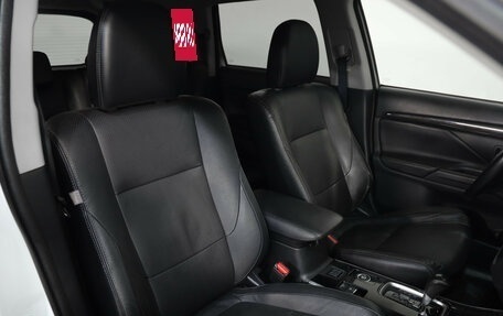 Mitsubishi Outlander III рестайлинг 3, 2018 год, 2 149 000 рублей, 20 фотография