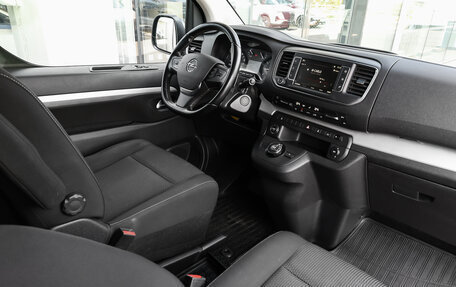 Opel Zafira Life I, 2020 год, 3 298 000 рублей, 9 фотография