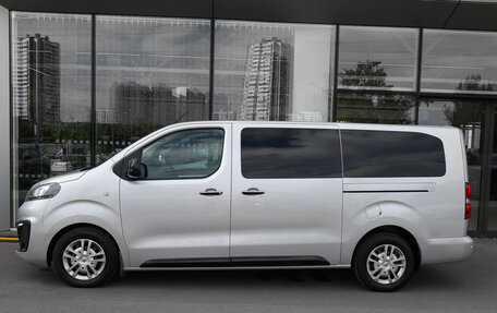 Opel Zafira Life I, 2020 год, 3 298 000 рублей, 7 фотография