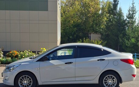 Hyundai Solaris II рестайлинг, 2015 год, 970 000 рублей, 3 фотография