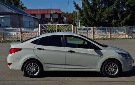 Hyundai Solaris II рестайлинг, 2015 год, 970 000 рублей, 2 фотография