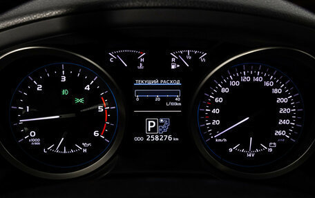 Toyota Land Cruiser 200, 2012 год, 3 499 000 рублей, 32 фотография