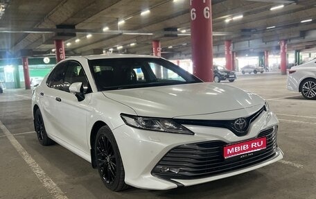 Toyota Camry, 2019 год, 2 850 000 рублей, 1 фотография