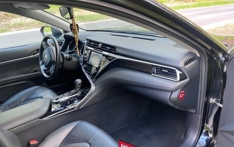 Toyota Camry, 2018 год, 2 800 000 рублей, 3 фотография