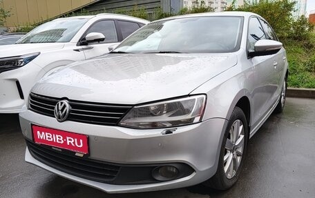 Volkswagen Jetta VI, 2013 год, 850 000 рублей, 1 фотография