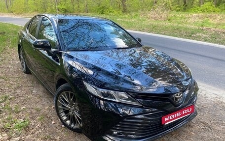 Toyota Camry, 2018 год, 2 800 000 рублей, 6 фотография