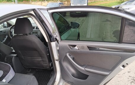 Volkswagen Jetta VI, 2013 год, 850 000 рублей, 18 фотография