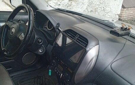 Toyota RAV4, 2004 год, 830 000 рублей, 5 фотография