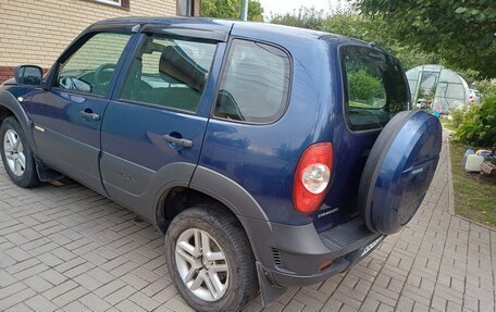 Chevrolet Niva I рестайлинг, 2017 год, 680 000 рублей, 4 фотография