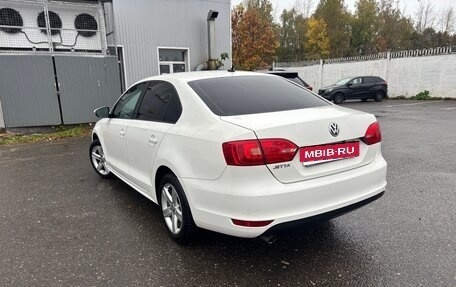 Volkswagen Jetta VI, 2013 год, 780 000 рублей, 3 фотография