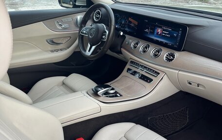 Mercedes-Benz E-Класс, 2019 год, 3 100 000 рублей, 8 фотография