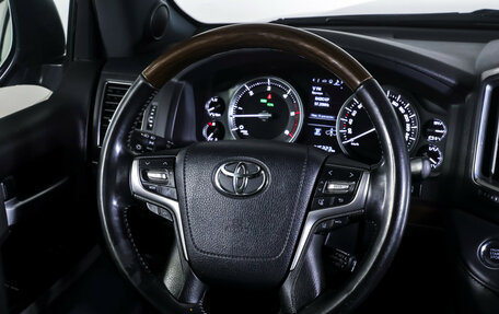 Toyota Land Cruiser 200, 2018 год, 7 000 000 рублей, 12 фотография