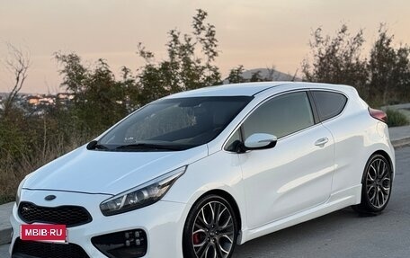 KIA cee'd GT II, 2014 год, 1 090 000 рублей, 2 фотография