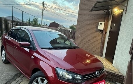 Volkswagen Polo VI (EU Market), 2012 год, 800 000 рублей, 1 фотография