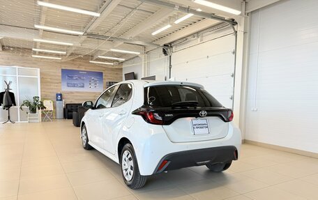 Toyota Yaris, 2021 год, 1 249 000 рублей, 4 фотография