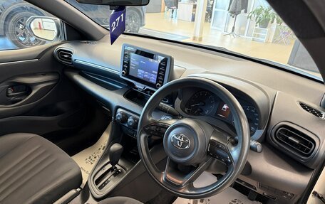 Toyota Yaris, 2021 год, 1 249 000 рублей, 11 фотография