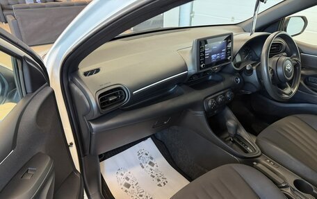 Toyota Yaris, 2021 год, 1 249 000 рублей, 12 фотография