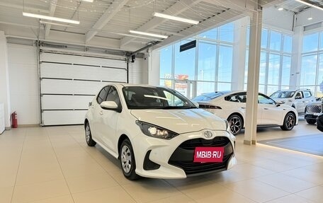 Toyota Yaris, 2021 год, 1 249 000 рублей, 8 фотография