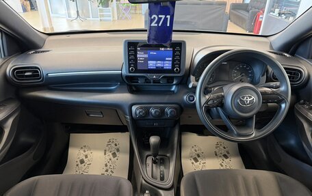 Toyota Yaris, 2021 год, 1 249 000 рублей, 16 фотография