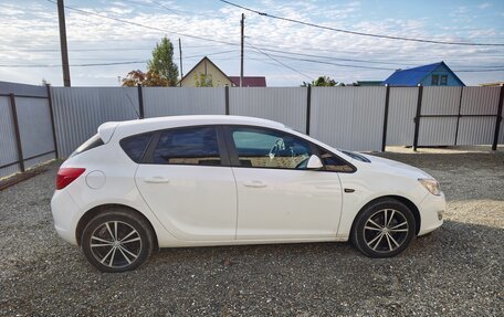 Opel Astra J, 2011 год, 610 000 рублей, 8 фотография