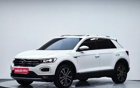 Volkswagen T-Roc I, 2023 год, 2 095 017 рублей, 3 фотография