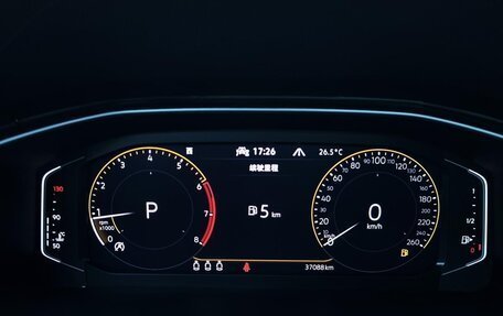 Volkswagen T-Roc I, 2023 год, 2 095 017 рублей, 21 фотография