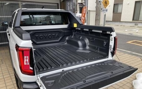 Toyota Hilux, 2026 год, 5 231 000 рублей, 18 фотография