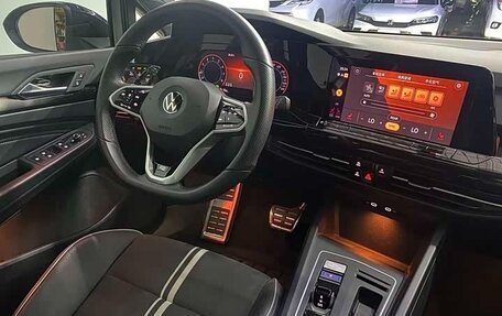 Volkswagen Golf VIII, 2022 год, 1 680 000 рублей, 11 фотография