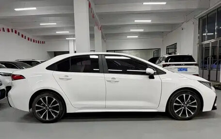 Toyota Corolla, 2023 год, 1 240 000 рублей, 4 фотография