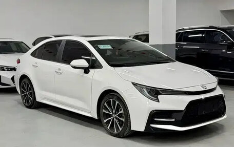Toyota Corolla, 2023 год, 1 240 000 рублей, 3 фотография