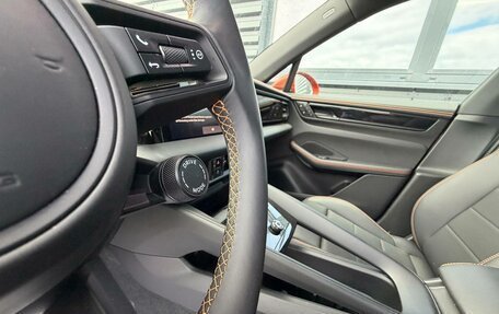 Porsche Macan, 2025 год, 16 690 000 рублей, 6 фотография