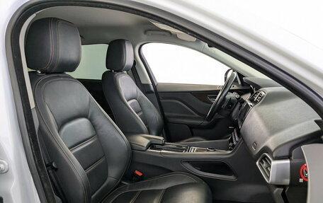 Jaguar F-Pace, 2016 год, 2 295 000 рублей, 26 фотография