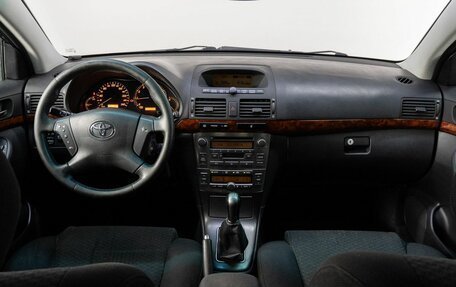 Toyota Avensis III рестайлинг, 2005 год, 700 000 рублей, 17 фотография