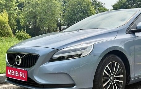 Volvo V40 II рестайлинг, 2018 год, 1 450 000 рублей, 2 фотография