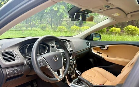 Volvo V40 II рестайлинг, 2018 год, 1 450 000 рублей, 12 фотография