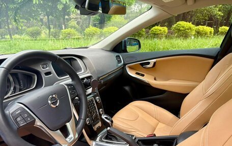 Volvo V40 II рестайлинг, 2018 год, 1 450 000 рублей, 13 фотография
