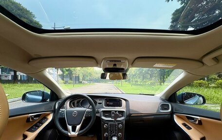 Volvo V40 II рестайлинг, 2018 год, 1 450 000 рублей, 15 фотография