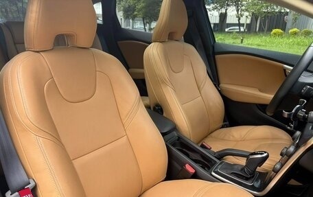 Volvo V40 II рестайлинг, 2018 год, 1 450 000 рублей, 17 фотография