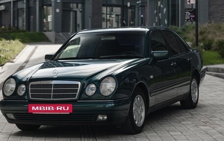 Mercedes-Benz E-Класс, 1997 год, 870 000 рублей, 3 фотография
