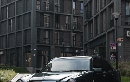 Mercedes-Benz E-Класс, 1997 год, 870 000 рублей, 4 фотография