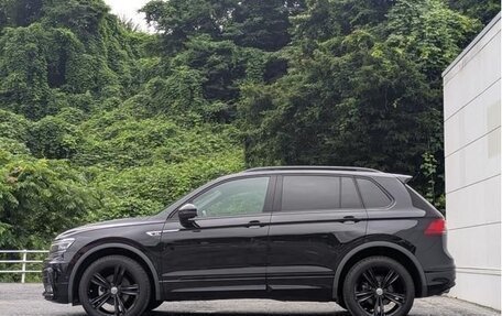 Volkswagen Tiguan II, 2020 год, 2 590 000 рублей, 8 фотография