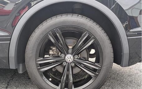 Volkswagen Tiguan II, 2020 год, 2 590 000 рублей, 21 фотография