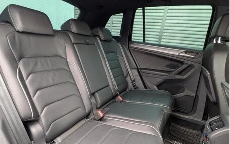 Volkswagen Tiguan II, 2020 год, 2 590 000 рублей, 18 фотография