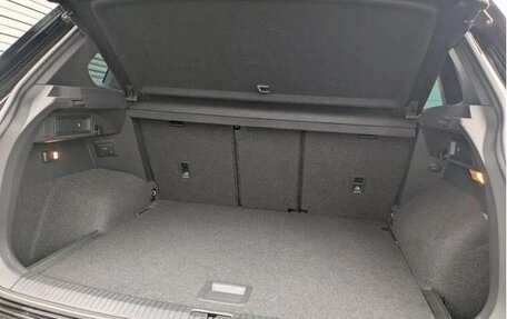 Volkswagen Tiguan II, 2020 год, 2 590 000 рублей, 19 фотография