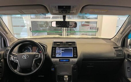 Toyota Land Cruiser Prado 150 рестайлинг 2, 2022 год, 5 990 000 рублей, 11 фотография